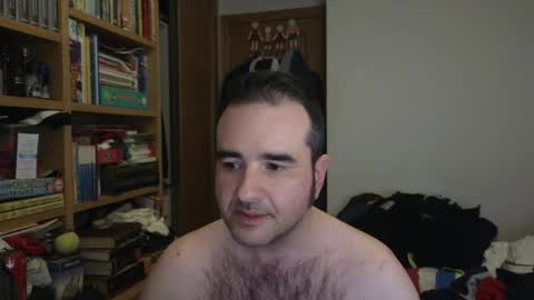 curiosillo1983 online show from April 12, 1:04 pm