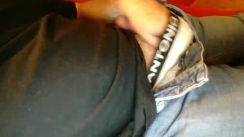 Snapshot of curiosthings chatting on February 16, 7:05 pm curiosthings online show from February 16, 7:05 pm