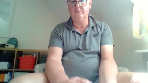 curiousax77 online show from May 13, 11:31 am