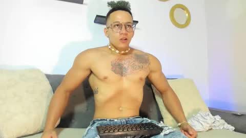 Roger online show from February 23, 8:11 pm