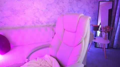 curlycandyxx online show from October 18, 12:31 pm