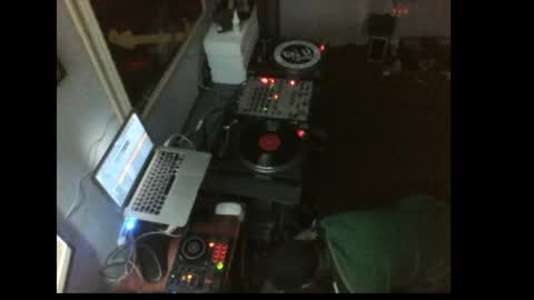 curvelover1977 online show from January 18, 1:47 am