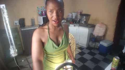 curvypear76x online show from October 7, 9:16 am