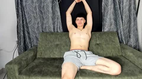 ARTURO-18  MATIAS-18  NIKOLAY-19  HADES-18  GABO-19 online show from December 18, 7:42 pm