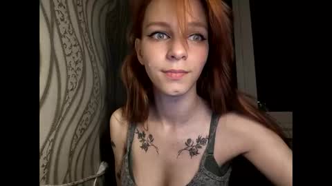cute_foxis online show from May 14, 9:24 pm