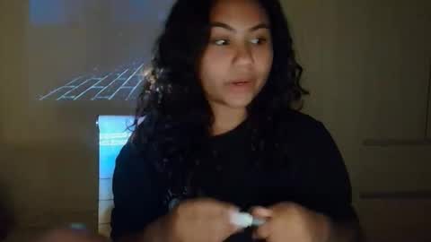 cute_hippo8 online show from April 19, 1:17 am