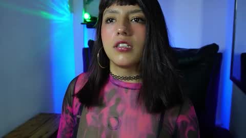 Sofa  online show from March 23, 7:52 pm