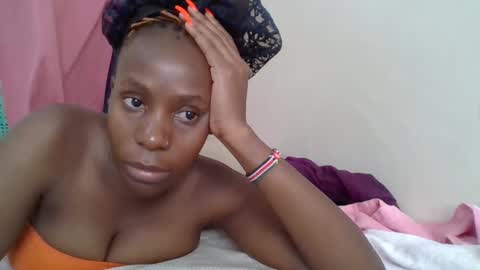 Snapshot of cute_lizah chatting on February 25, 5:30 am cute_lizah online show from February 25, 5:30 am