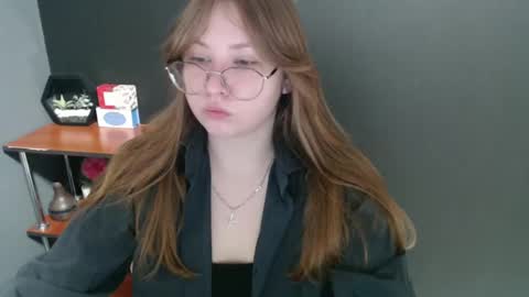 Snapshot of cute_minx chatting on January 29, 7:25 am Veronica online show from January 29, 7:25 am