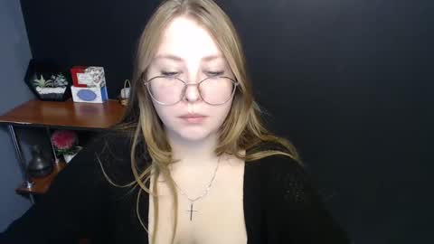 Snapshot of cute_minx chatting on January 22, 10:29 am Veronica online show from January 22, 10:29 am