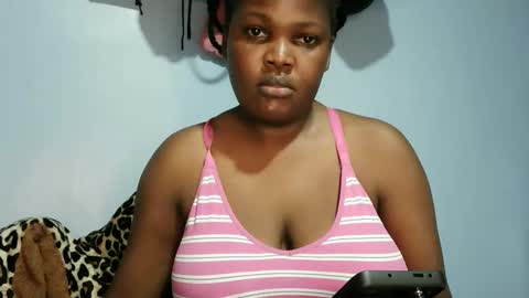 cute_roxie online show from November 28, 4:25 pm