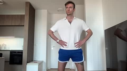 cute_skywalker online show from July 4, 7:01 am