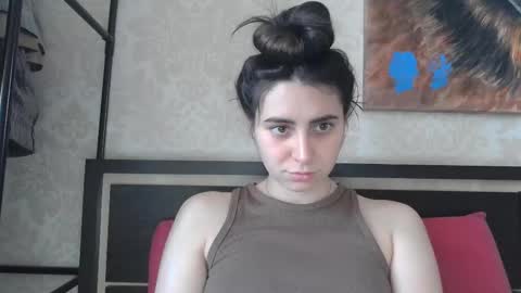 cute_strawberry_ online show from March 8, 1:57 pm