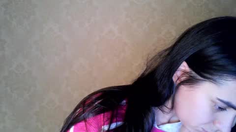 cute_strawberry_ online show from October 13, 4:42 pm