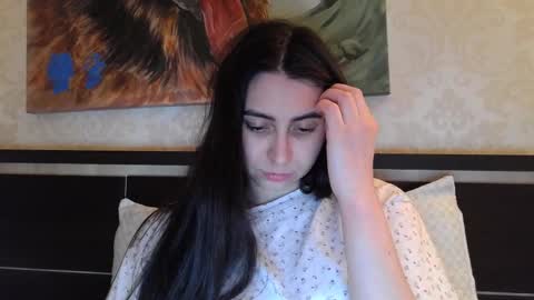 cute_strawberry_ online show from February 25, 8:21 pm