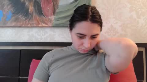 cute_strawberry_ online show from March 3, 9:44 am