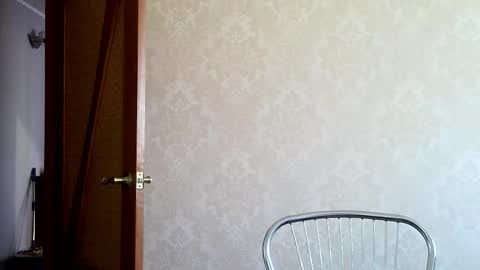 cute_strawberry_ online show from October 2, 8:13 am