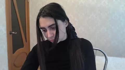 cute_strawberry_ online show from February 22, 12:18 pm