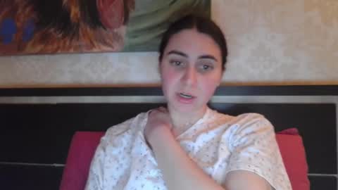 cute_strawberry_ online show from March 7, 5:49 pm