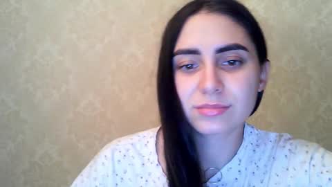 cute_strawberry_ online show from September 9, 5:57 pm