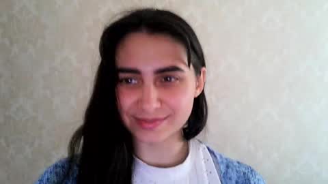 cute_strawberry_ online show from October 8, 8:20 am