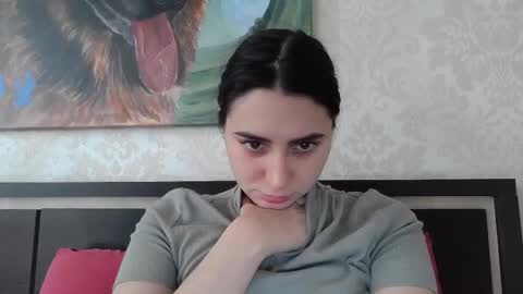 cute_strawberry_ online show from February 12, 7:13 am