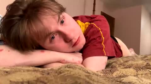 cuteboii29 online show from January 11, 4:40 am