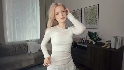 Alice online show from October 2, 9:30 am