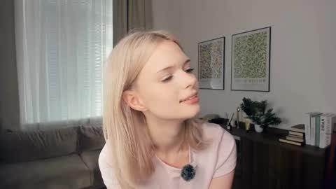 Alice online show from October 4, 8:45 am