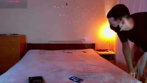 Tory and Leon online show from December 8, 3:40 am