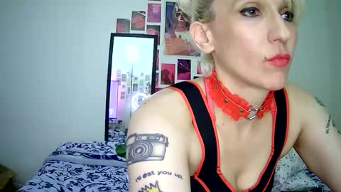 Bella online show from March 15, 2:49 am