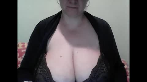 Snapshot of cutejessytom chatting on January 4, 7:24 am Jessy online show from January 4, 7:24 am
