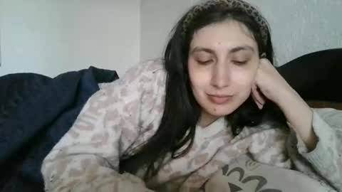 cutekattie online show from April 12, 8:18 am