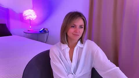 cutemirage online show from October 19, 3:38 pm