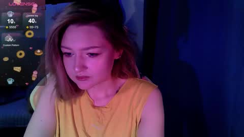 cutepie33 online show from October 15, 7:00 am