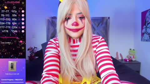 Snapshot of cutesarah_10 chatting on December 1, 9:06 pm cutesarah_10 online show from December 1, 9:06 pm