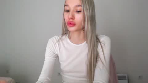 Snapshot of cuteshawty420 chatting on February 8, 9:25 pm cuteshawty420 online show from February 8, 9:25 pm