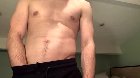 Snapshot of cutesubtwink101 chatting on February 1, 12:18 am cutesubtwink101 online show from February 1, 12:18 am