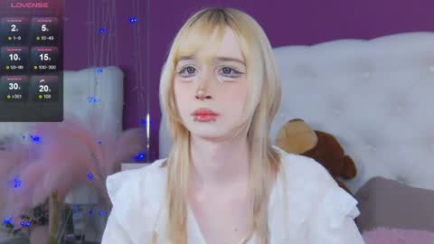 Tomie online show from April 10, 9:30 pm