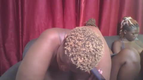 Snapshot of cutey_mellanin chatting on February 13, 12:13 am cutey_mellanin online show from February 13, 12:13 am