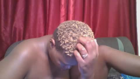 Snapshot of cutey_mellanin chatting on February 23, 3:35 am cutey_mellanin online show from February 23, 3:35 am