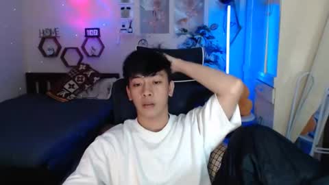 Neil Taylor online show from December 19, 6:14 pm