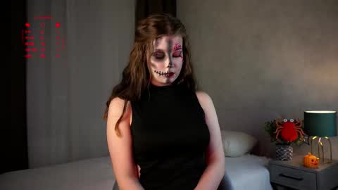 Nicole online show from October 31, 12:27 pm