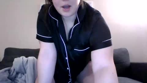 cutiecaleighxo online show from December 3, 7:36 pm