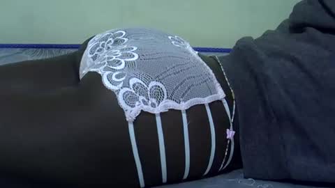 cutiehanish4 online show from May 27, 1:34 am