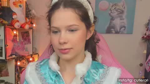 Snapshot of cutierori chatting on December 30, 3:58 am Rori Instagram cutierori online show from December 30, 3:58 am