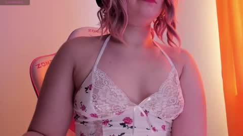 CutieSue online show from October 19, 6:40 am