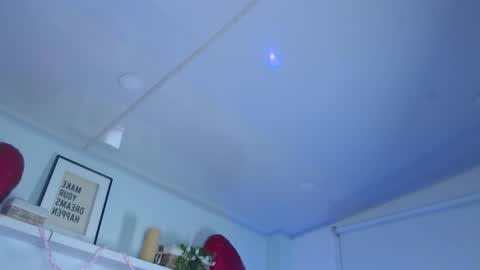 Laura online show from February 18, 11:43 am