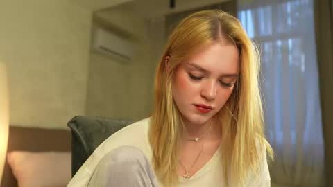 EMILY online show from September 27, 2:48 pm