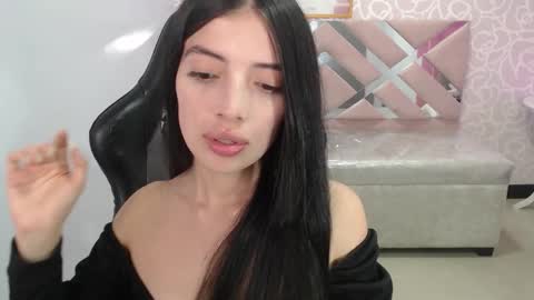 CINTIA ARAUJO online show from October 18, 4:38 am